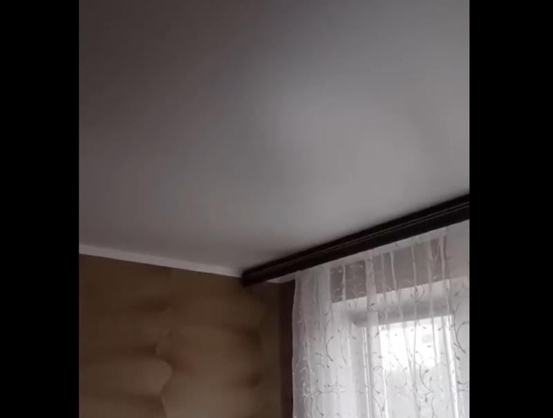  ?    ,       