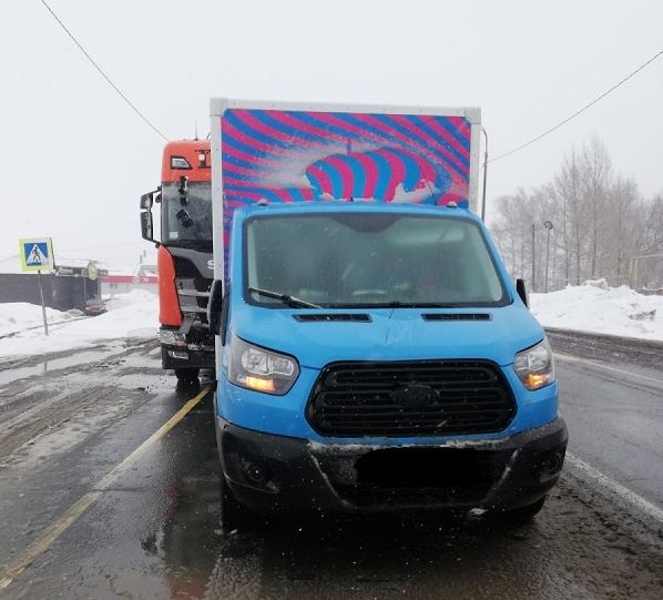 �� ������ �-5 ���������� ���� � ��� ���������� Ford Transit ���� �������� �� �����