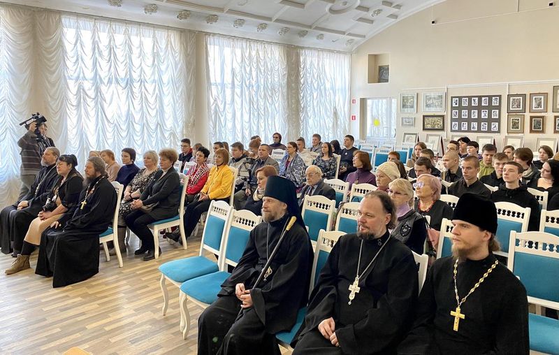 � ���������� ������ ����������� ����� � ��������������� ������ � 150-����� ���������� ������������� ������