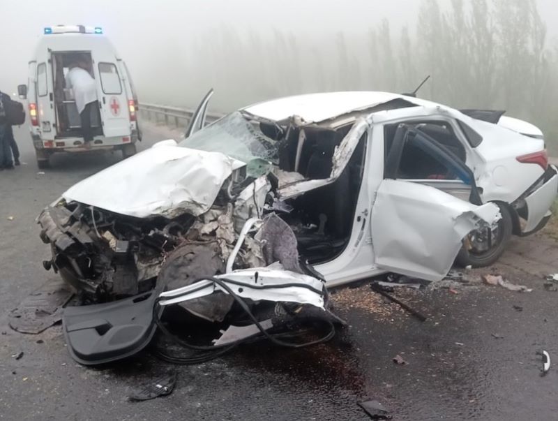 В Сызранском районе в субботу столкнулись грузовой Volvo и легковой Hyundai