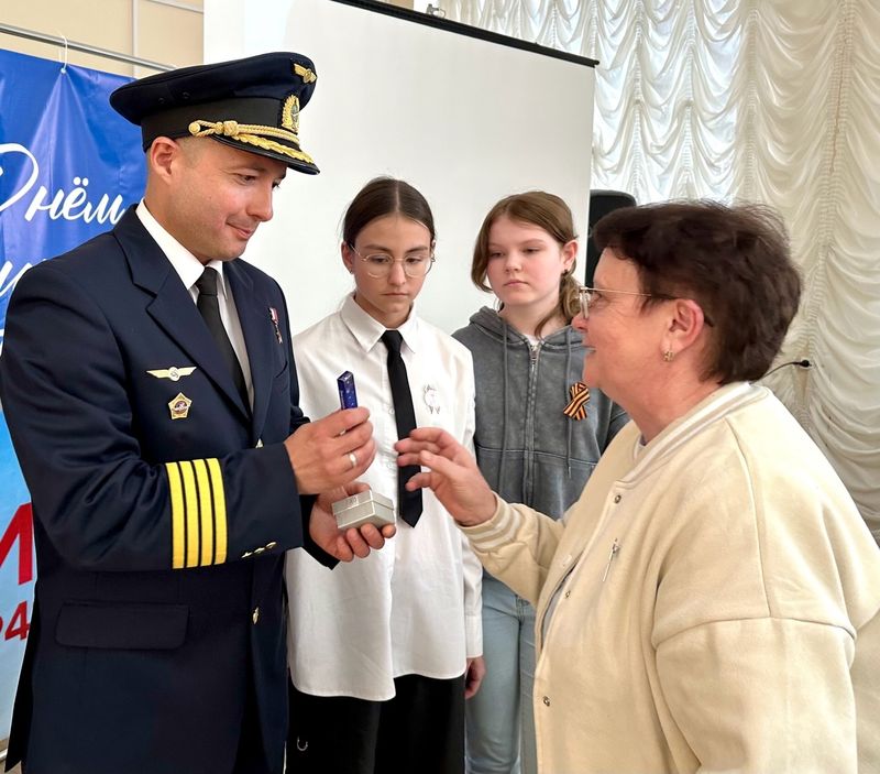 Летчик-легенда Дамир Юсупов рассказал о разговоре с женой после посадки лайнера на поле кукурузы