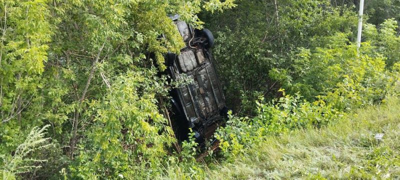 Ниже уровня дороги на несколько метров: в Сызранском районе автомобиль улетел в кювет