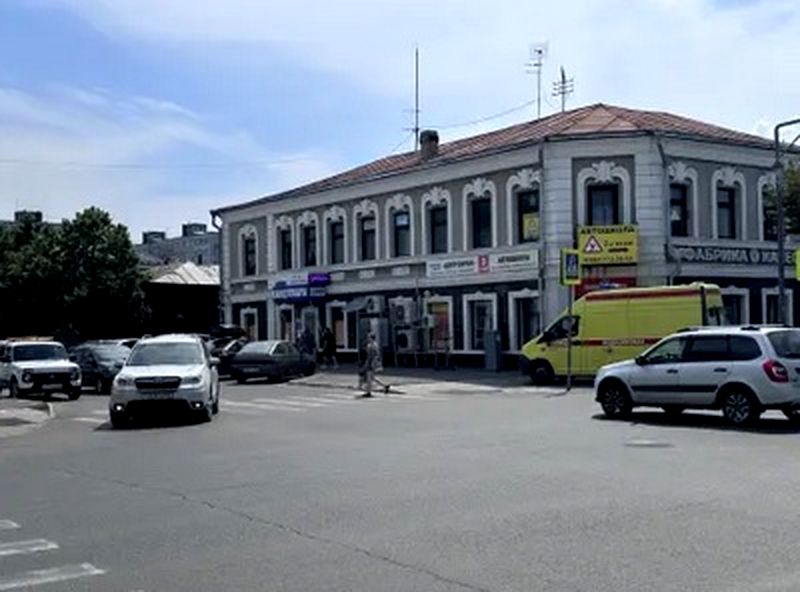 В центре Сызрани легковое авто сбило женщину
