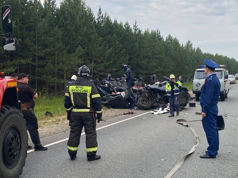 Одному из погибших при наезде на Камаз мужчин было всего 28 лет: фото смертельного ДТП