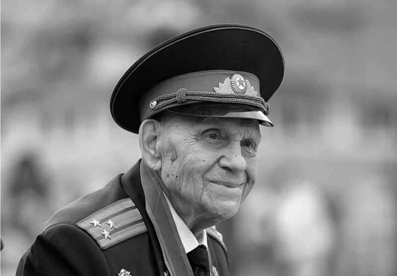 В день своего 102-летия ушел из жизни артиллерист, расписавшийся на рейхстаге