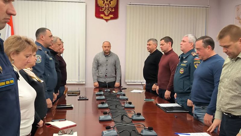 Заседание экстренно собранной комиссии по предупреждению ЧС в Сызрани началось с минуты молчания