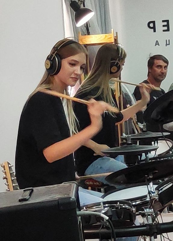      ,  - : ,  -   .      -   