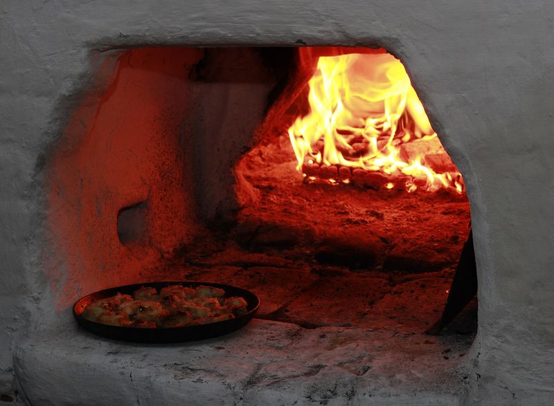 Как не выпустить в дом «красного петуха» в такой вечер, как сегодня