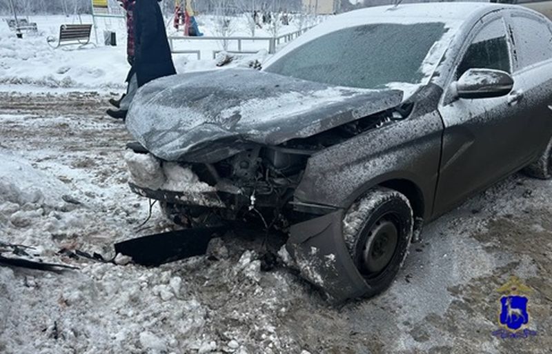 Не научился: у школы в Сызрани водитель нарушил одно из главных требований ПДД и отправил в больницу молодого мужчину