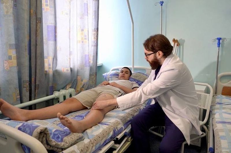 В Самарской области врачи провели мальчику опасную операцию, спасли его ногу и подарили мечту