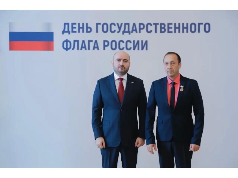 Анатолия Богомазова жители Сызрани привыкли видеть в спецовке, но в этот раз случай надеть костюм был особенный