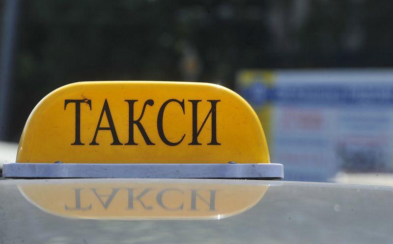 В России собираются позволить «таксовать» только на отечественных авто